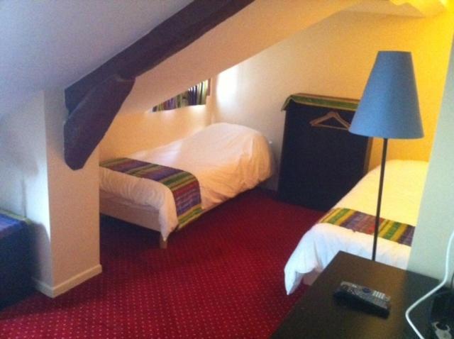 Paris Lecluse Hotel Room photo